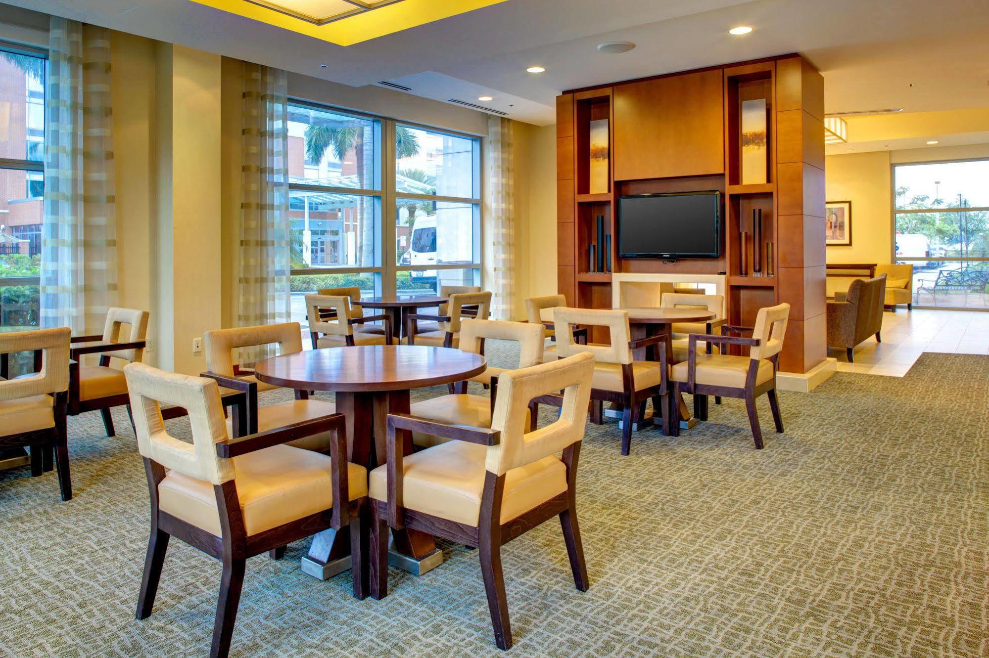 Hyatt House Fort Lauderdale Airport/Cruise Port Дания-Бич Экстерьер фото