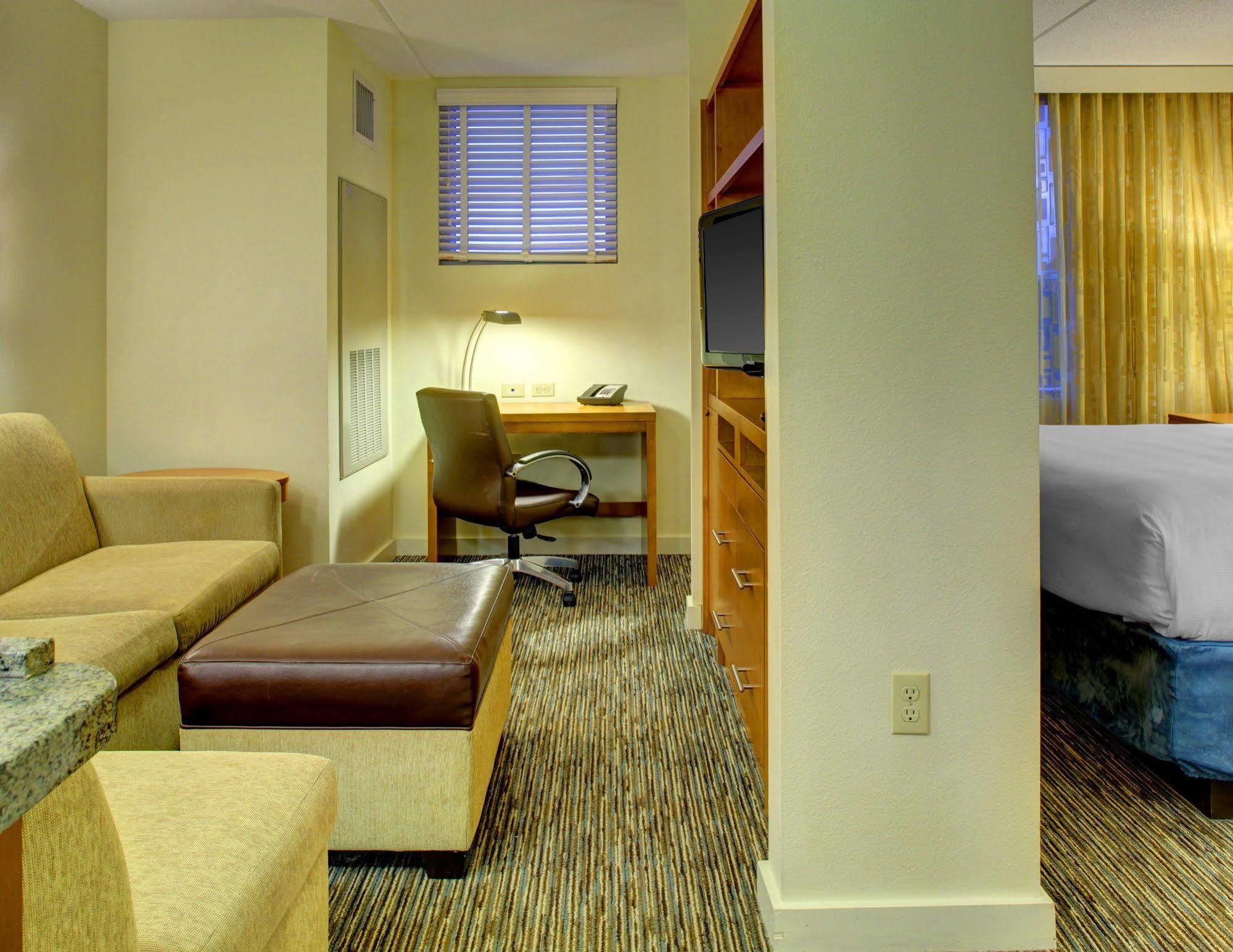 Hyatt House Fort Lauderdale Airport/Cruise Port Дания-Бич Экстерьер фото